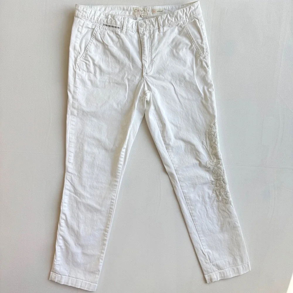Anthropologie Chino Relaxed White Embroidered Floral Pants 99% cotton Size 31